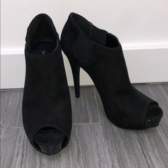 ❌❌❌SOLD❌❌❌BCBGeneration Black Suede NOLITA Bootie - Picture 3 of 6
